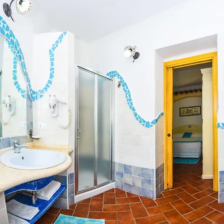 Alojamento de Acomodação e Pequeno-almoço Faunele Orosei