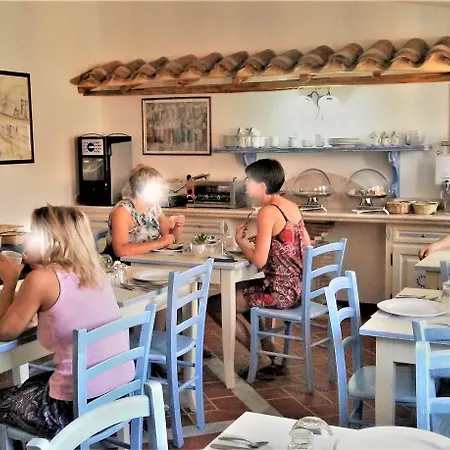 Alojamento de Acomodação e Pequeno-almoço Faunele Orosei