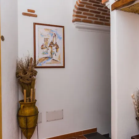 Alojamento de Acomodação e Pequeno-almoço Faunele Orosei