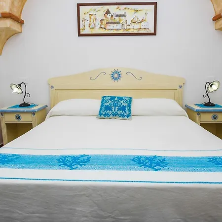 Alojamento de Acomodação e Pequeno-almoço Faunele Orosei