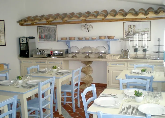 Oda ve Kahvaltı Faunele 3*